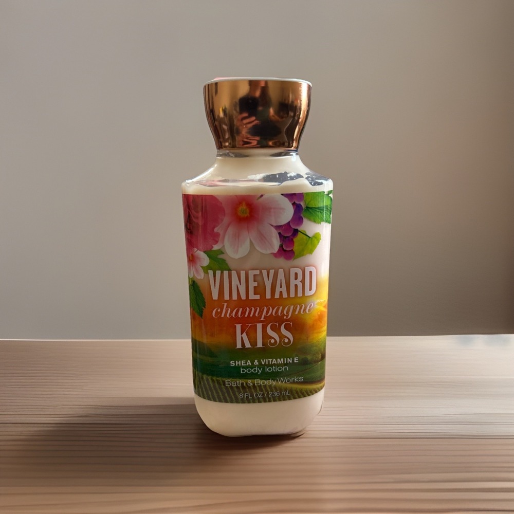 Bath & Body Works VINEYARD CHAMPAGNE KISS Shea Vit E‎ Body Lotion, 8oz RETIRED